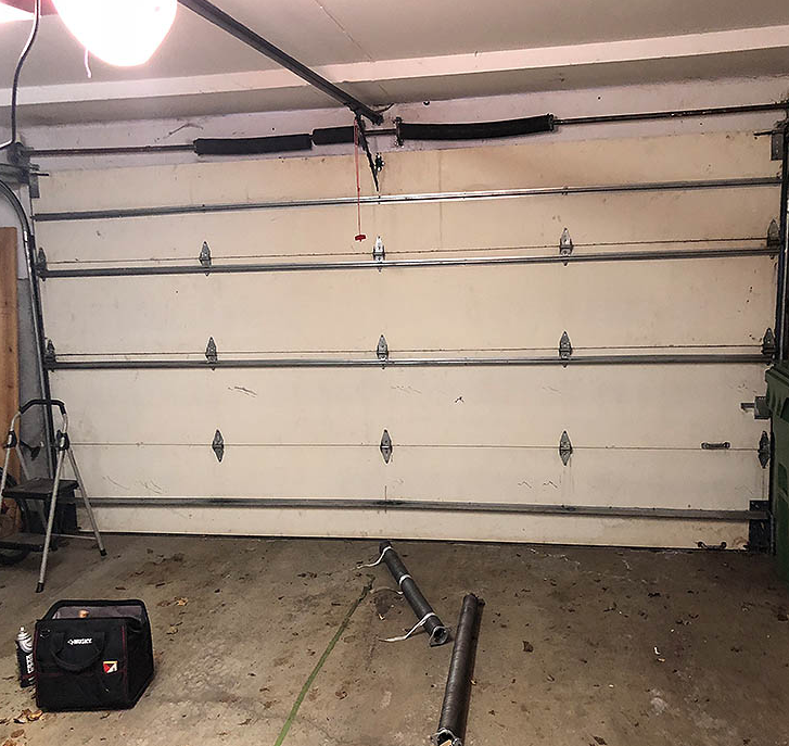 Emergency garage door repair services in Bexley - Expert technicians fixing broken garage doors quickly and efficiently for home safety and convenience.