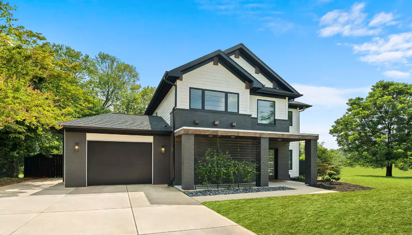 Certified garage door technician providing emergency repair and spring replacement in Marysville, Ohio 43040